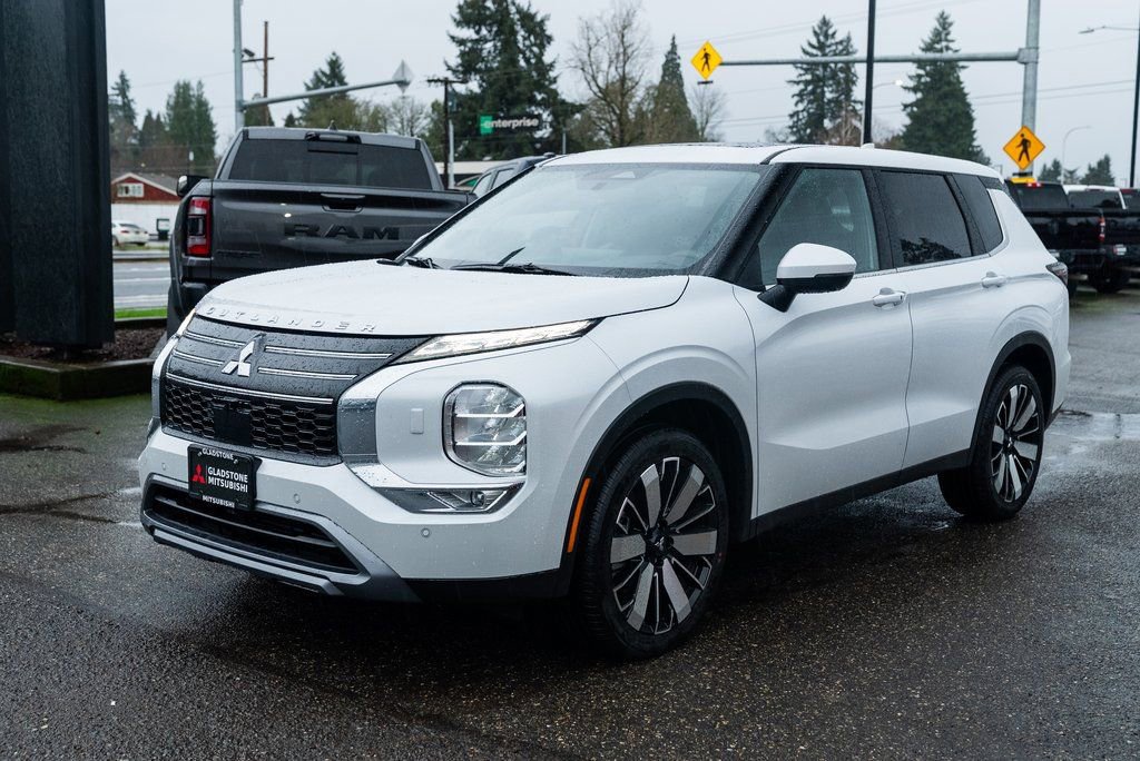 New 2026 Mitsubishi Outlander SE AWD/4WD image 3