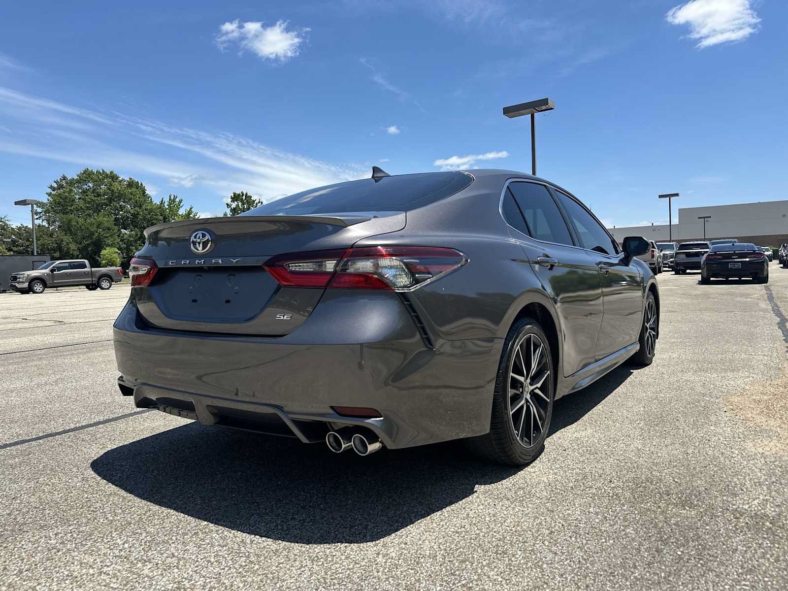 Used 2023 Toyota Camry SE FWD image 14