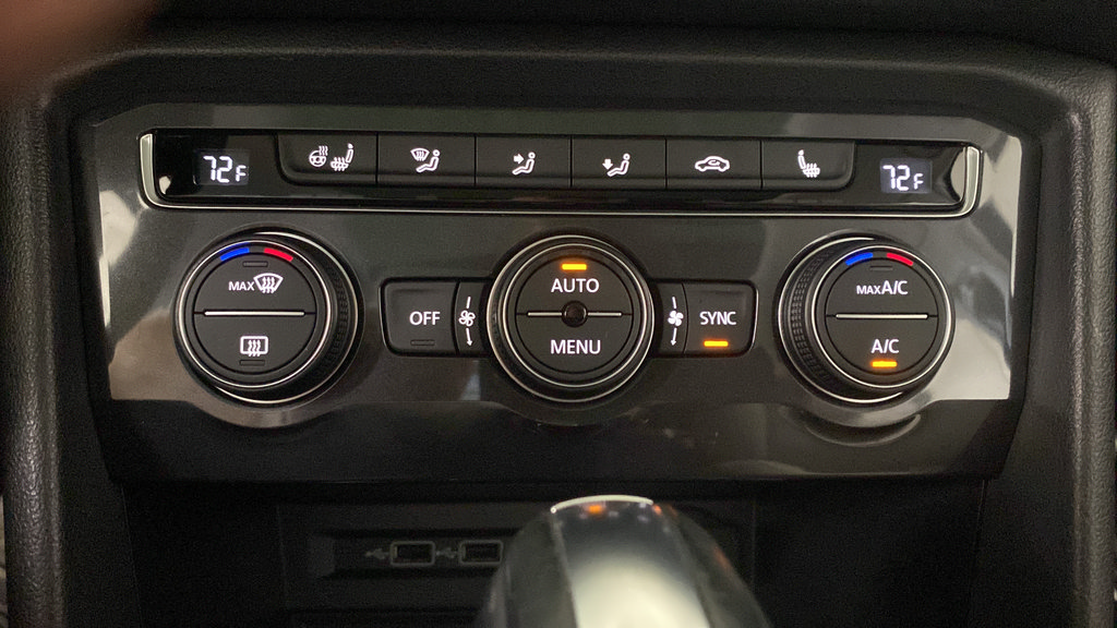 Used 2020 Volkswagen Tiguan SEL AWD/4WD image 17