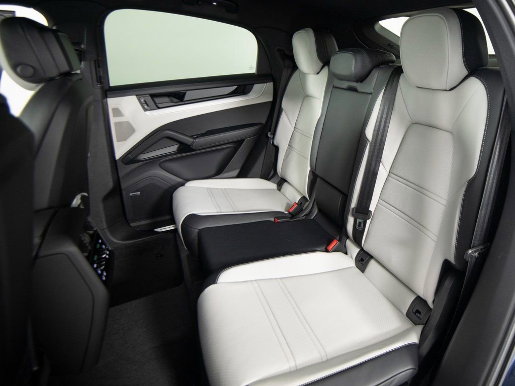 New 2026 Porsche Cayenne S image 38