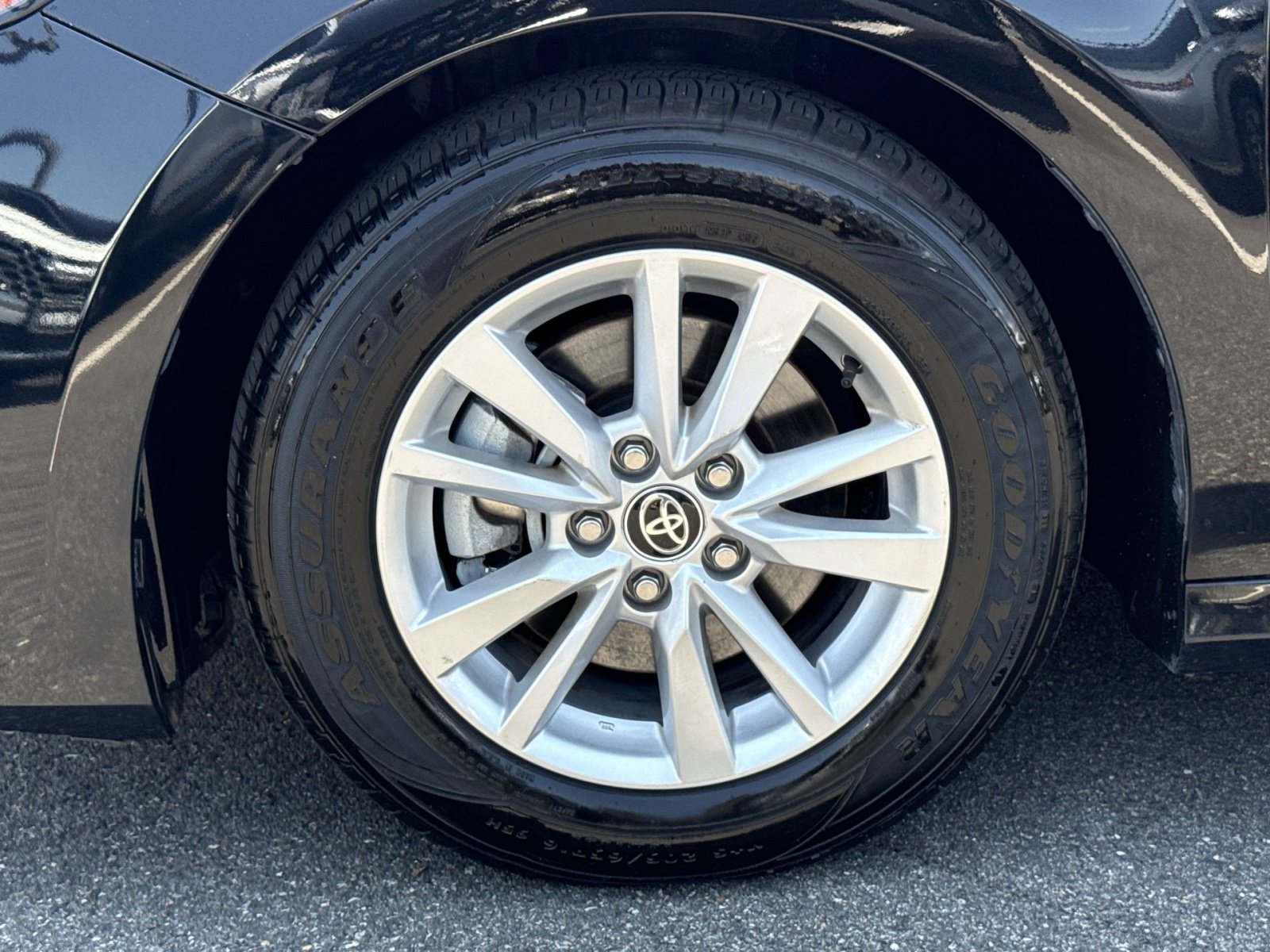 Used 2025 Toyota Camry LE FWD image 12