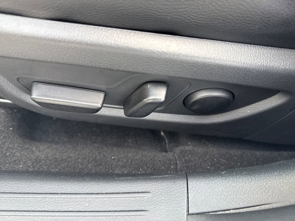 Used 2025 MAZDA CX-50 AWD 2.5 Hybrid w/ Premium Pkg image 9