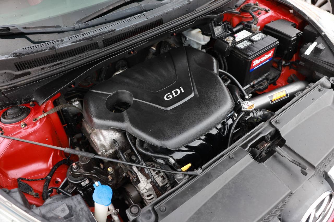 Used 2013 Hyundai Veloster w/ Style Pkg FWD image 38