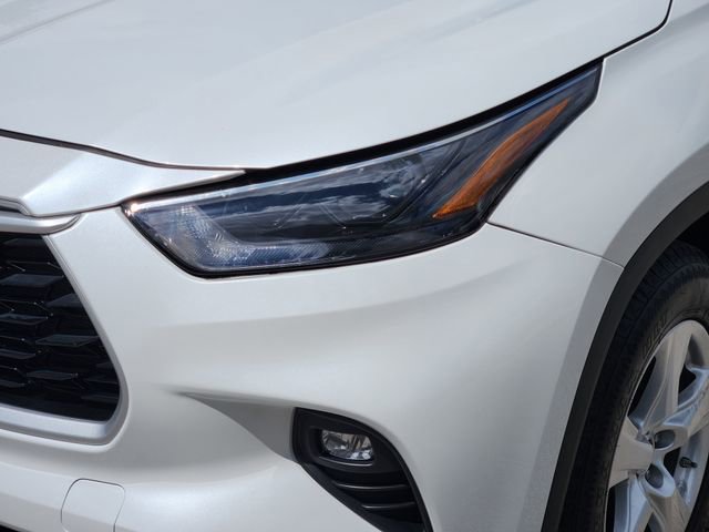 Used 2023 Toyota Highlander LE image 6