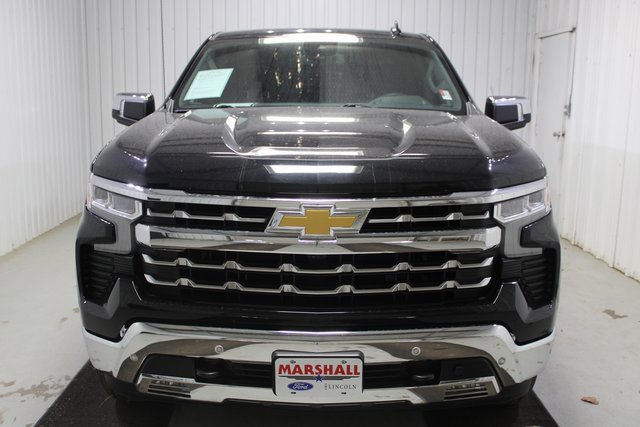 Used 2024 Chevrolet Silverado 1500 LTZ image 2