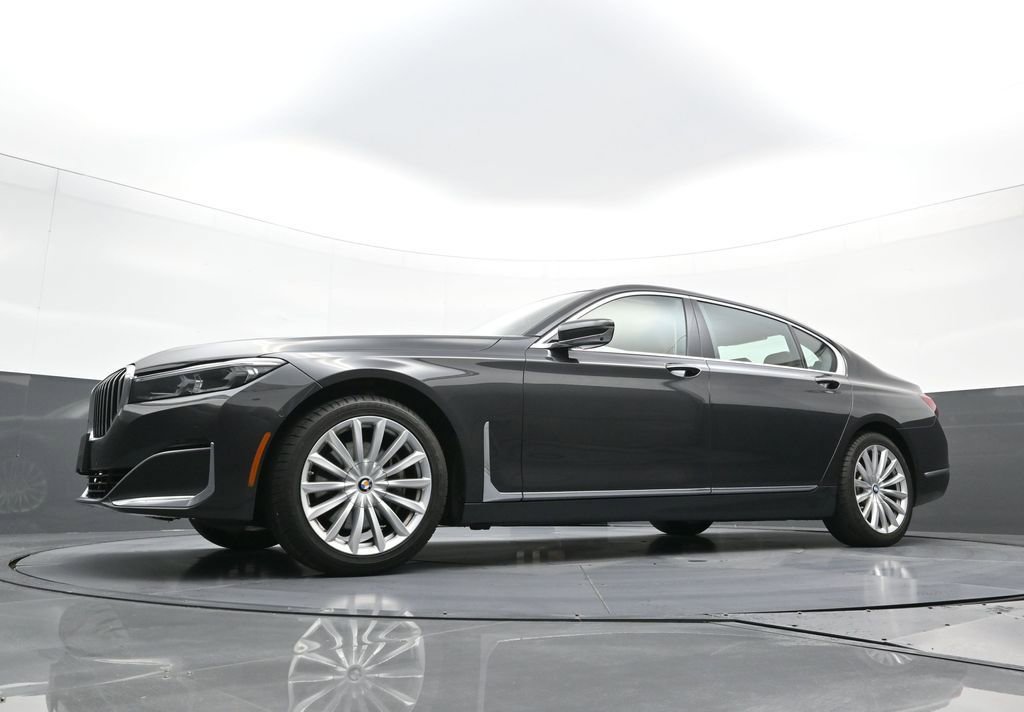 Used 2022 BMW 740i xDrive w/ Premium Package image 24