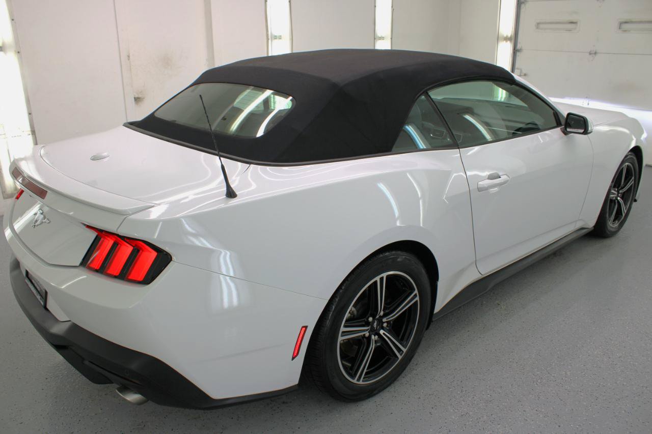 Used 2025 Ford Mustang Premium RWD image 33