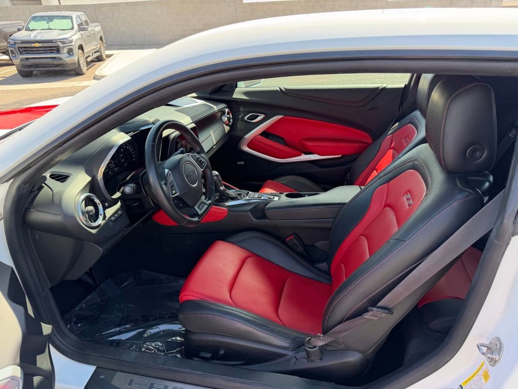 Used 2017 Chevrolet Camaro SS RWD image 11