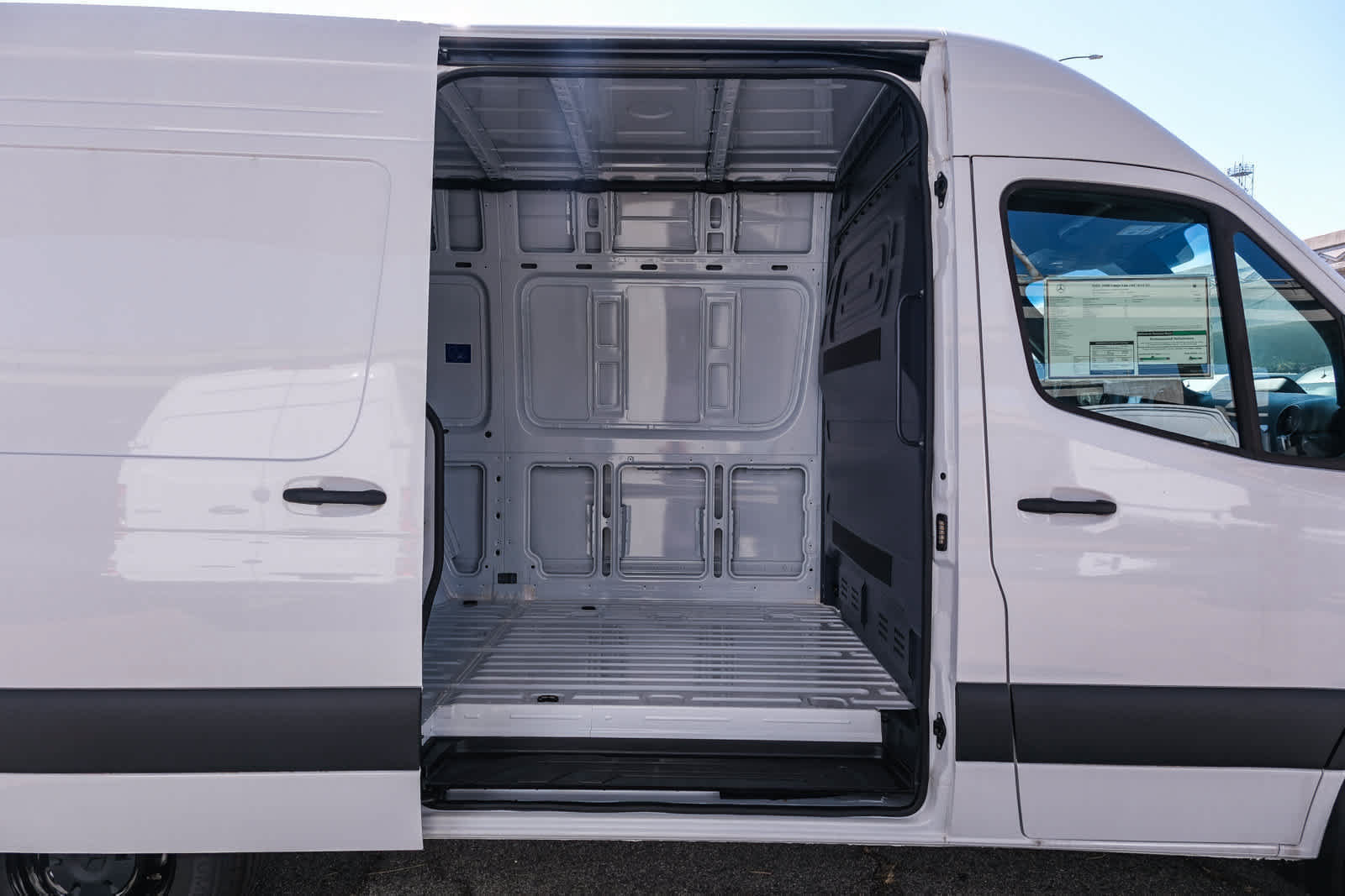New 2025 Mercedes-Benz Sprinter 2500 image 15