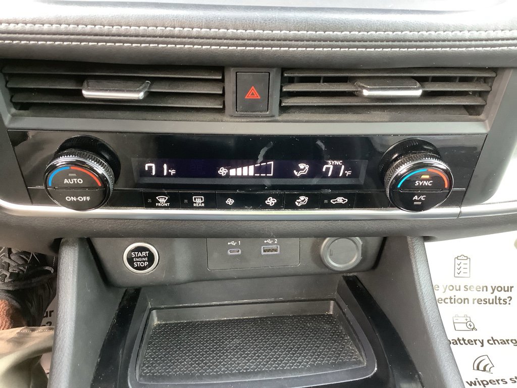 Used 2023 Nissan Rogue SV image 18