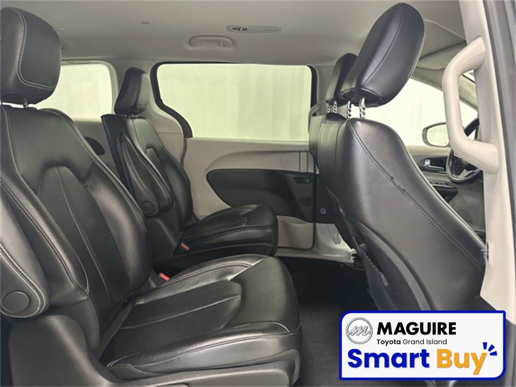 Used 2022 Chrysler Pacifica Touring-L image 23