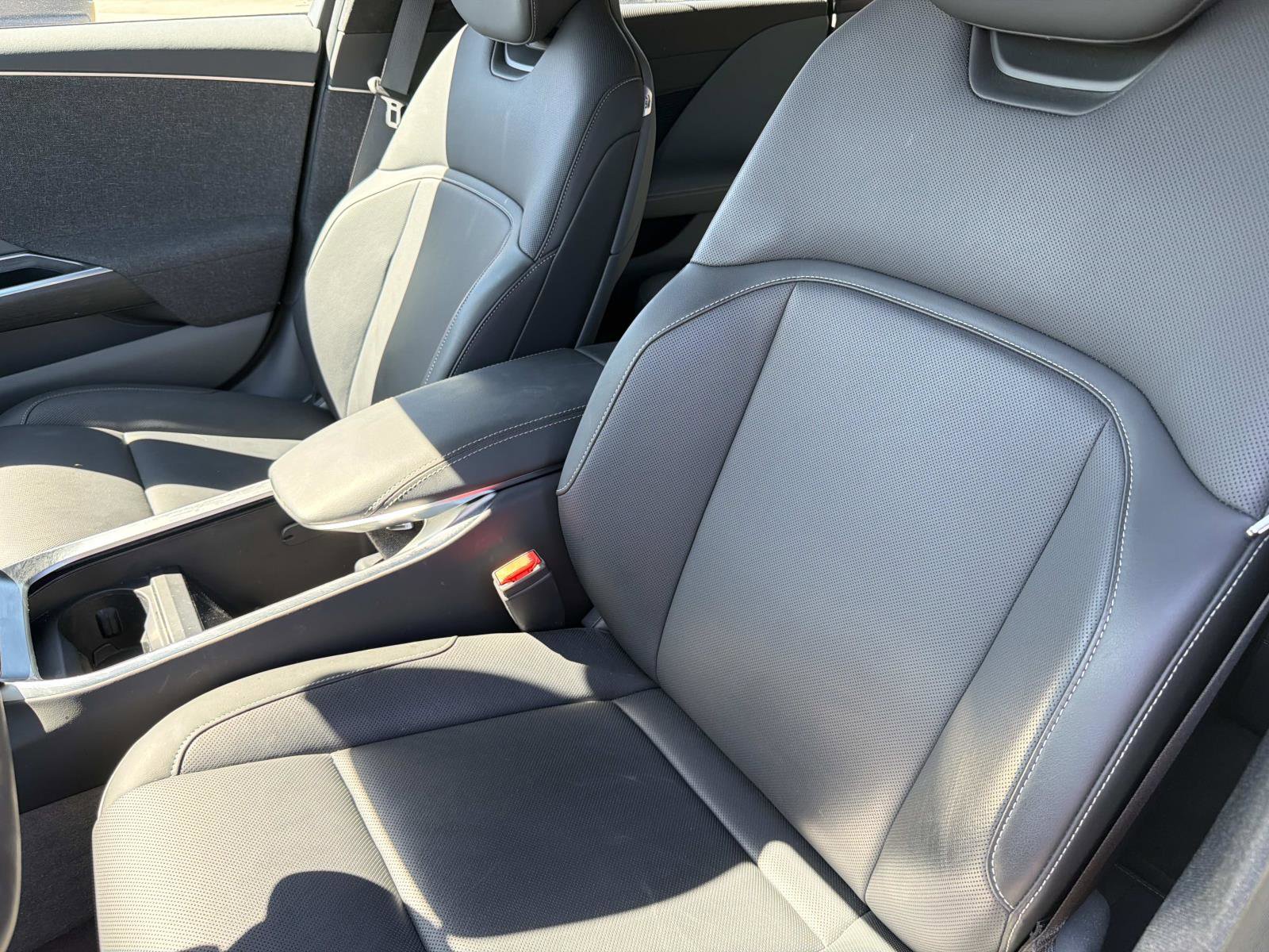 Used 2024 Lucid Air Touring image 19