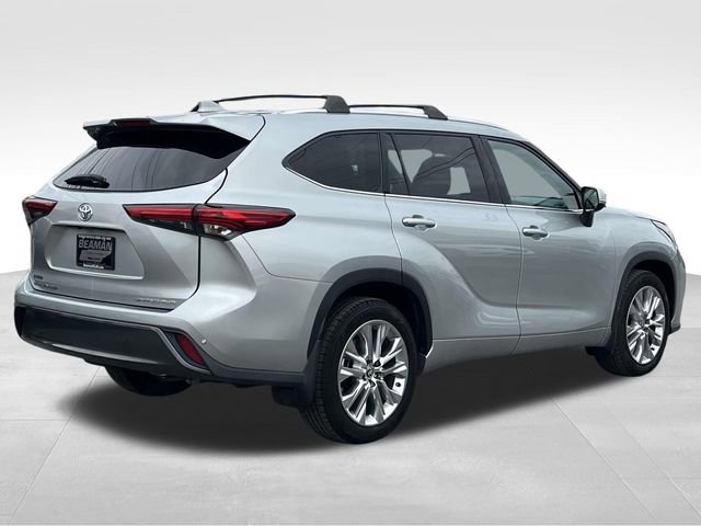 Used 2021 Toyota Highlander Limited image 7