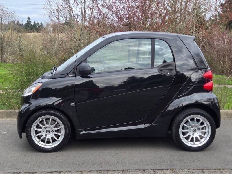 Used 2012 smart fortwo passion RWD image 5