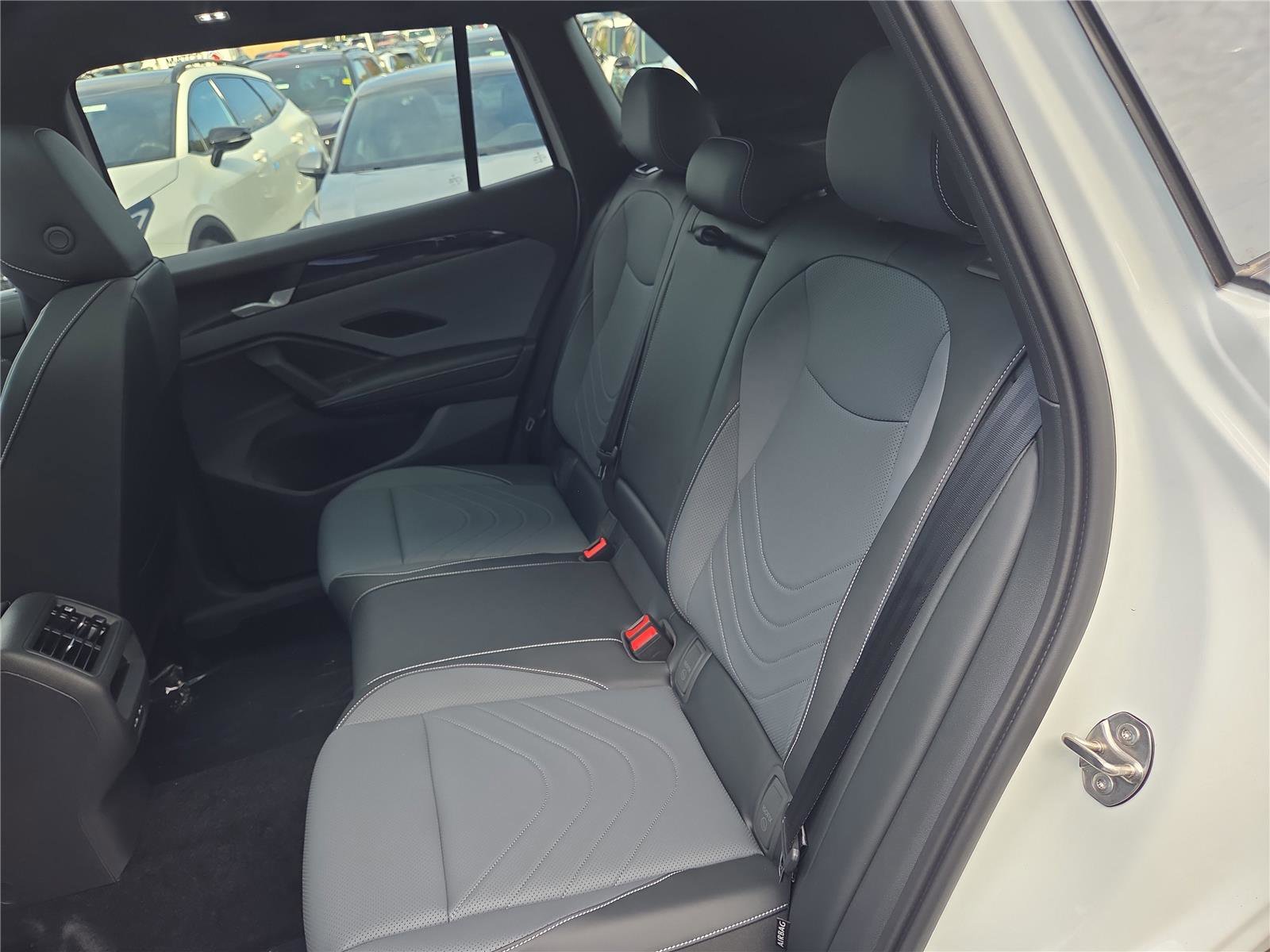 New 2025 Volkswagen Tiguan SE R-Line image 29