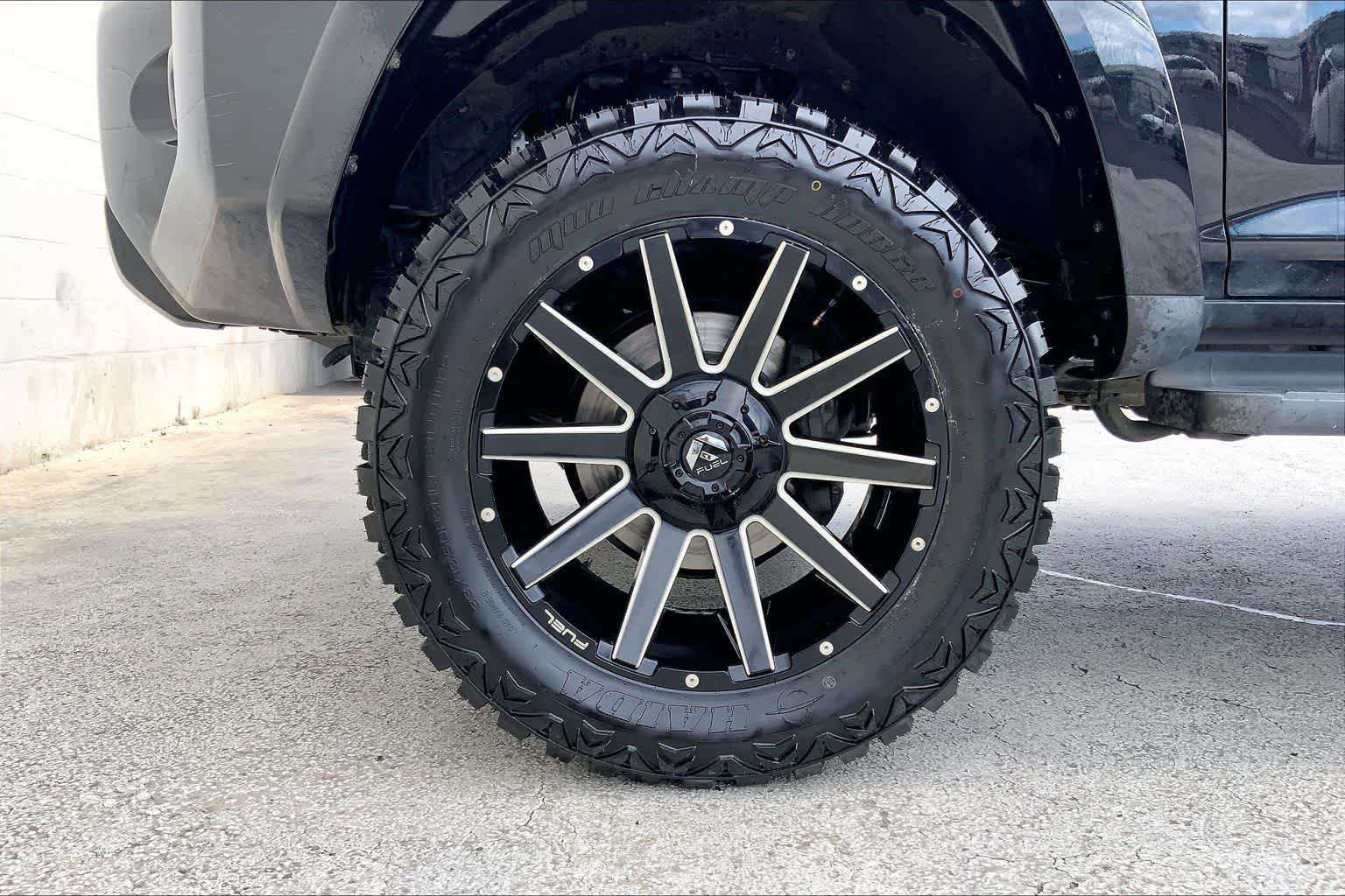 Used 2020 Toyota 4Runner TRD Off-Road AWD/4WD image 8