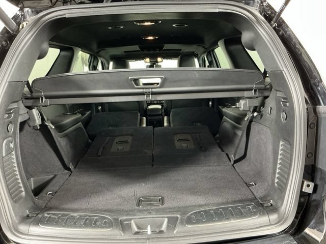 Used 2022 Dodge Durango R/T w/ Tow 'N Go Group AWD/4WD image 31