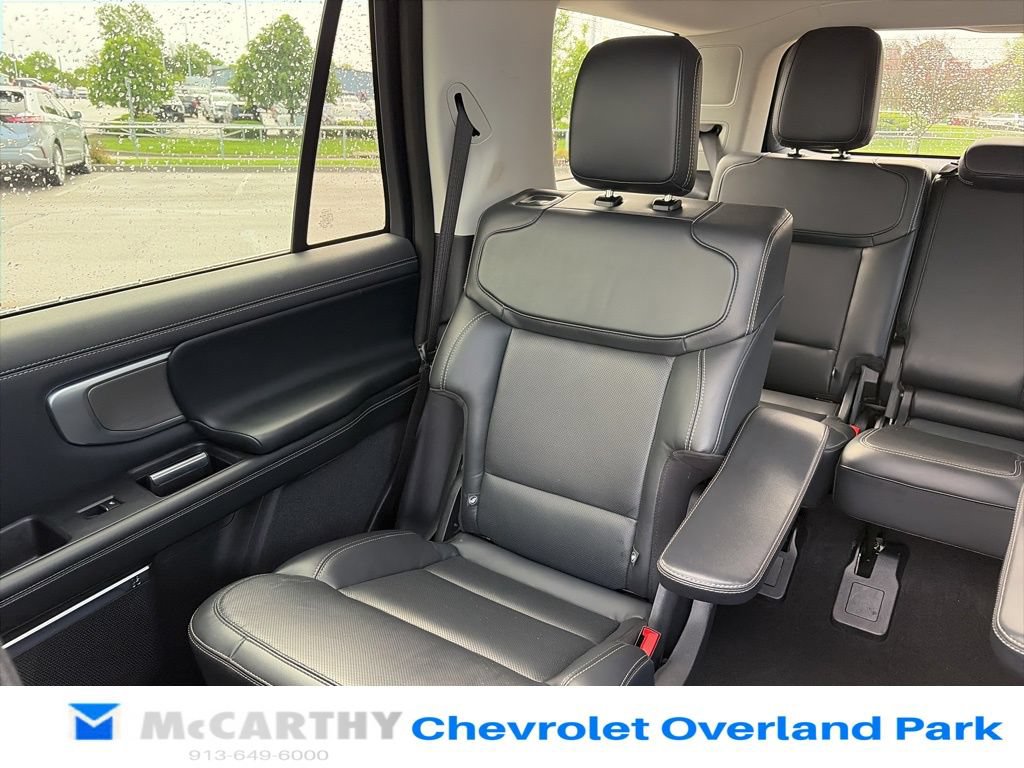 Used 2025 Ford Expedition Platinum AWD/4WD image 33
