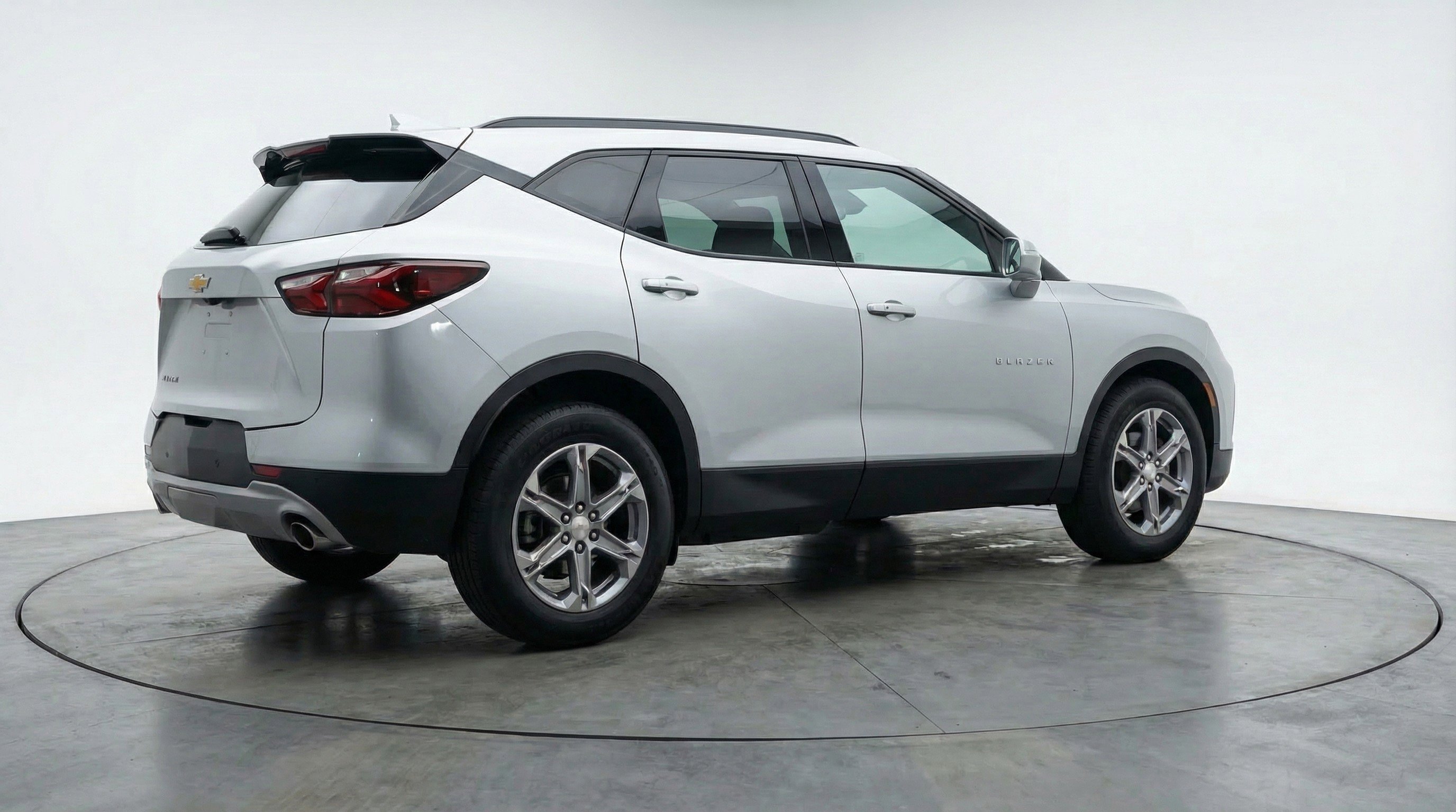 Used 2025 Chevrolet Blazer LT FWD image 9