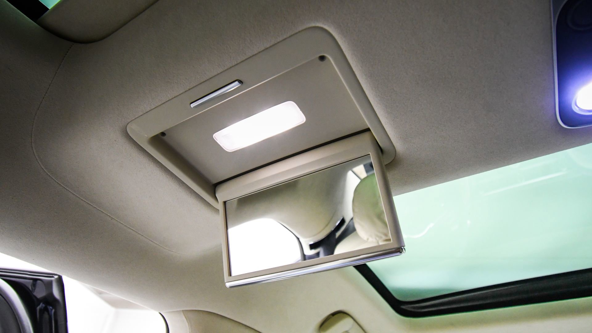 Certified 2024 Bentley Flying Spur Mulliner image 53