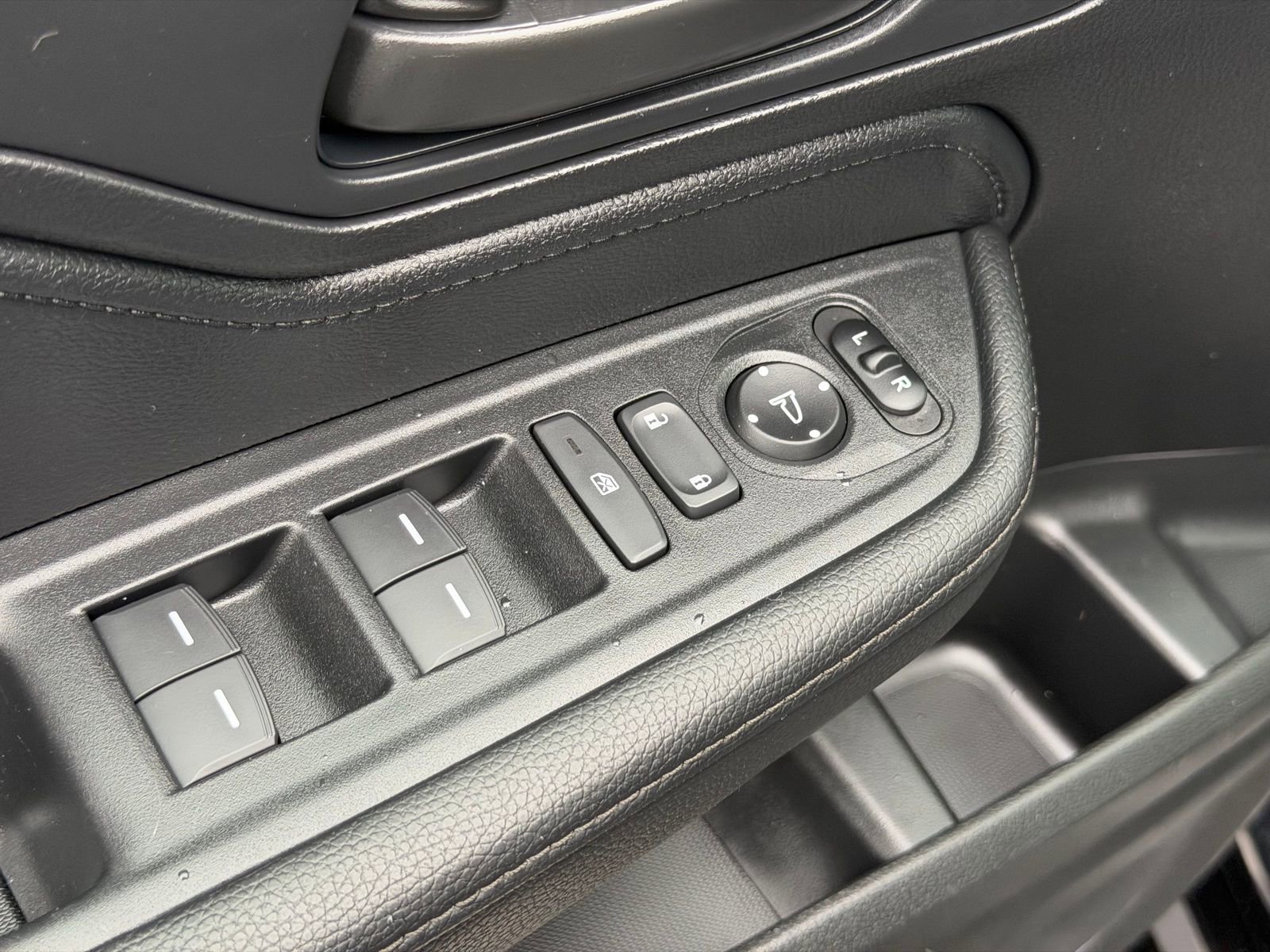 Used 2024 Honda Odyssey Sport image 13