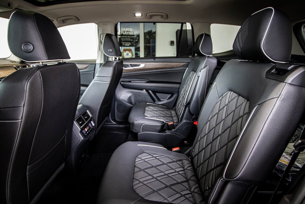 New 2026 Volkswagen Atlas SEL Premium R-Line image 48
