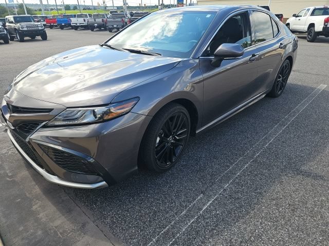 Used 2023 Toyota Camry XSE FWD image 3