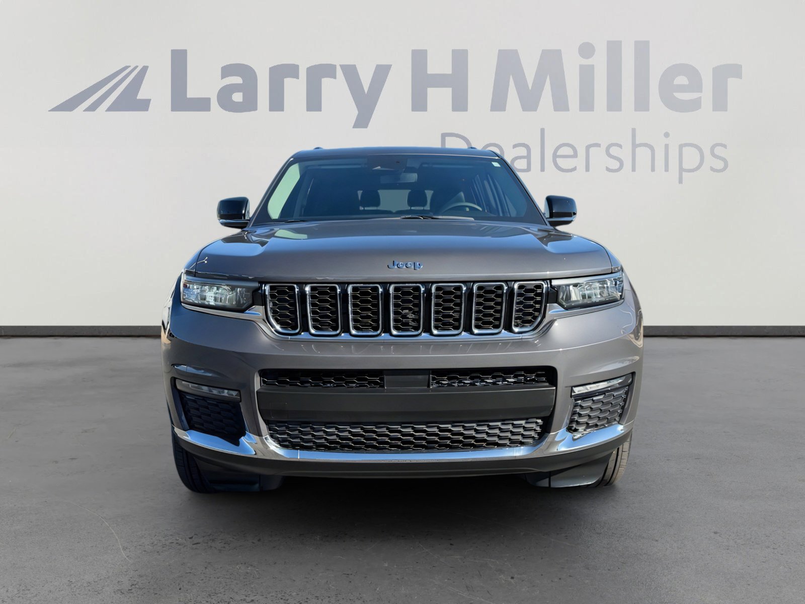 Used 2024 Jeep Grand Cherokee L Limited w/ Trailer Tow Package image 4