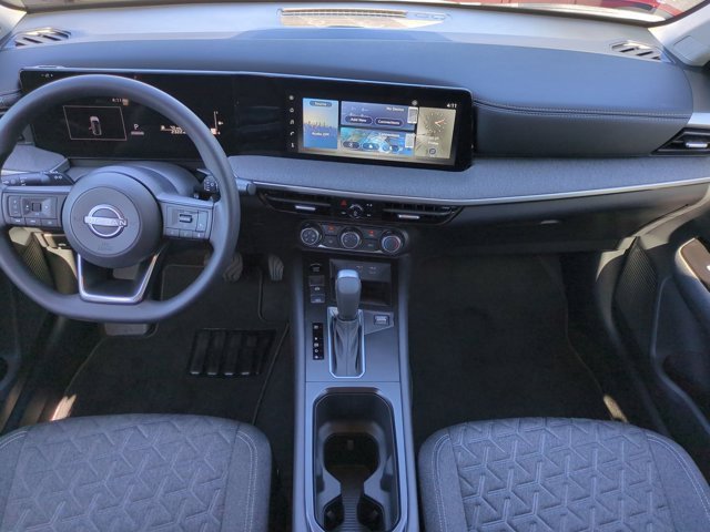 Used 2025 Nissan Kicks SV image 16