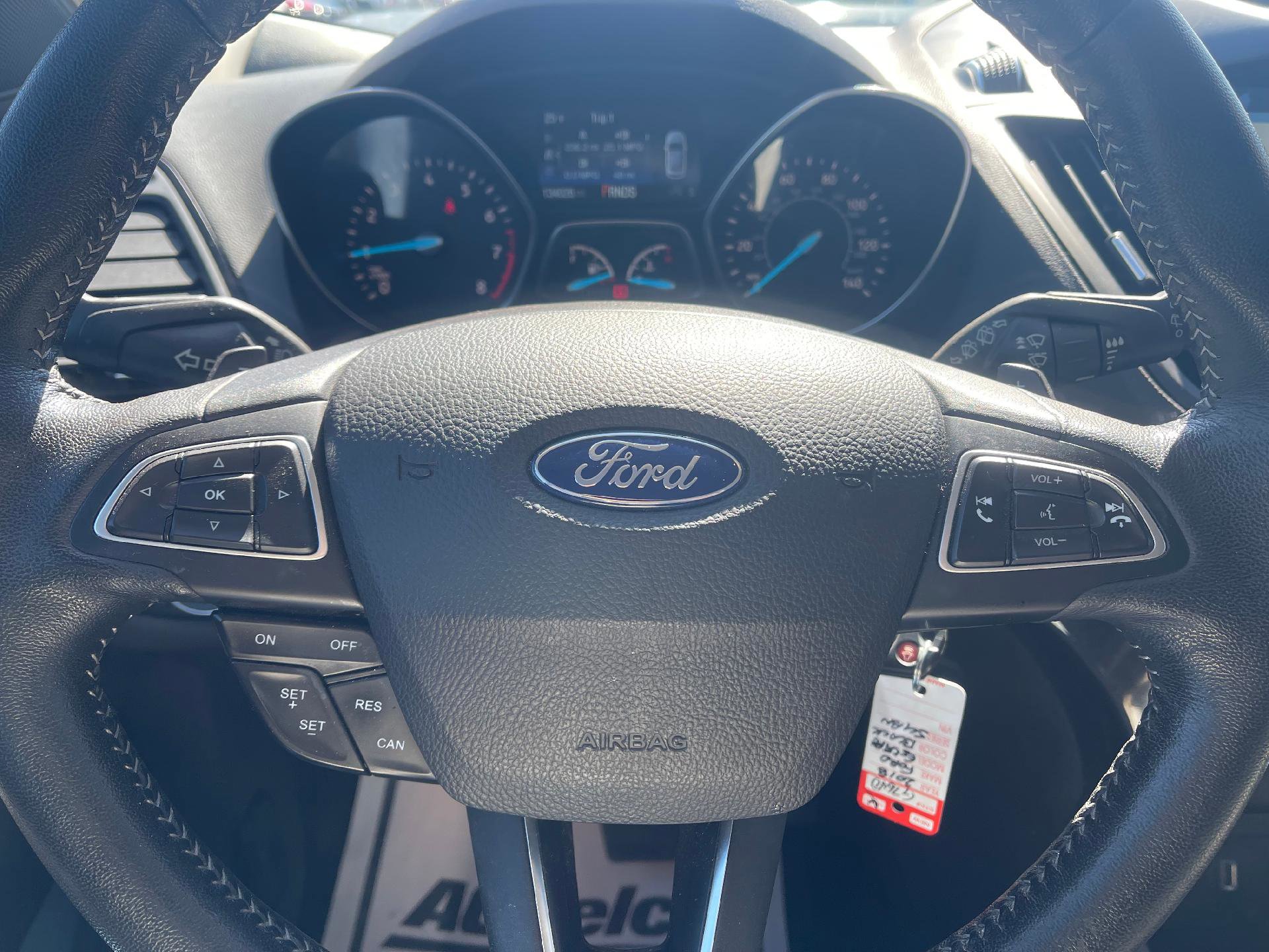 Used 2018 Ford Escape SE w/ SE Sport Appearance Package image 11