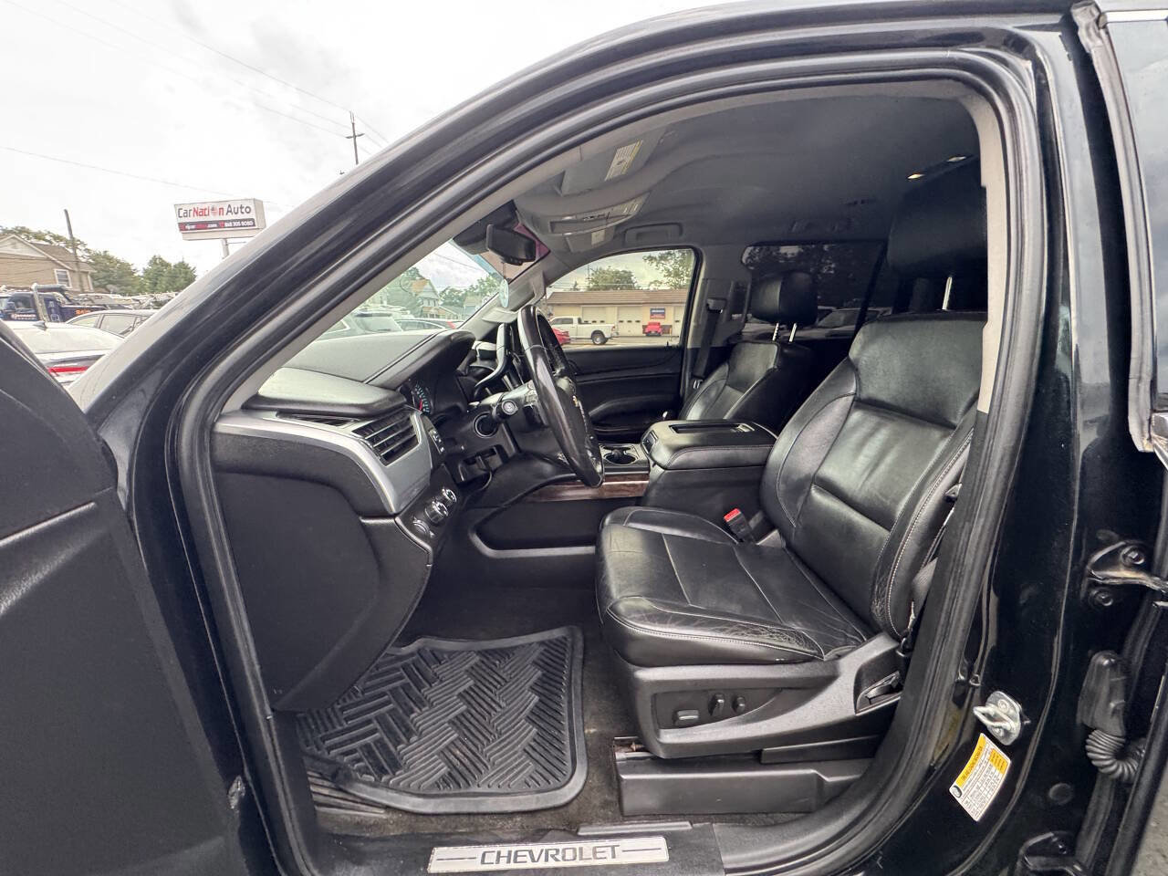 Used 2018 Chevrolet Suburban LT AWD/4WD image 29