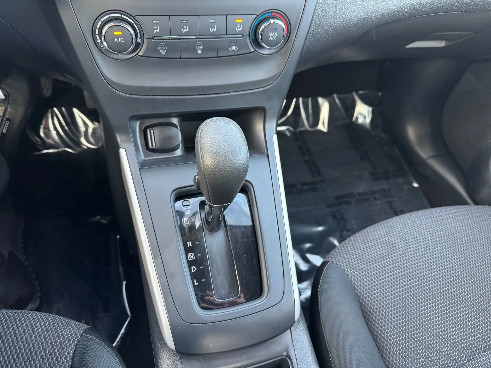 Used 2019 Nissan Sentra S image 38