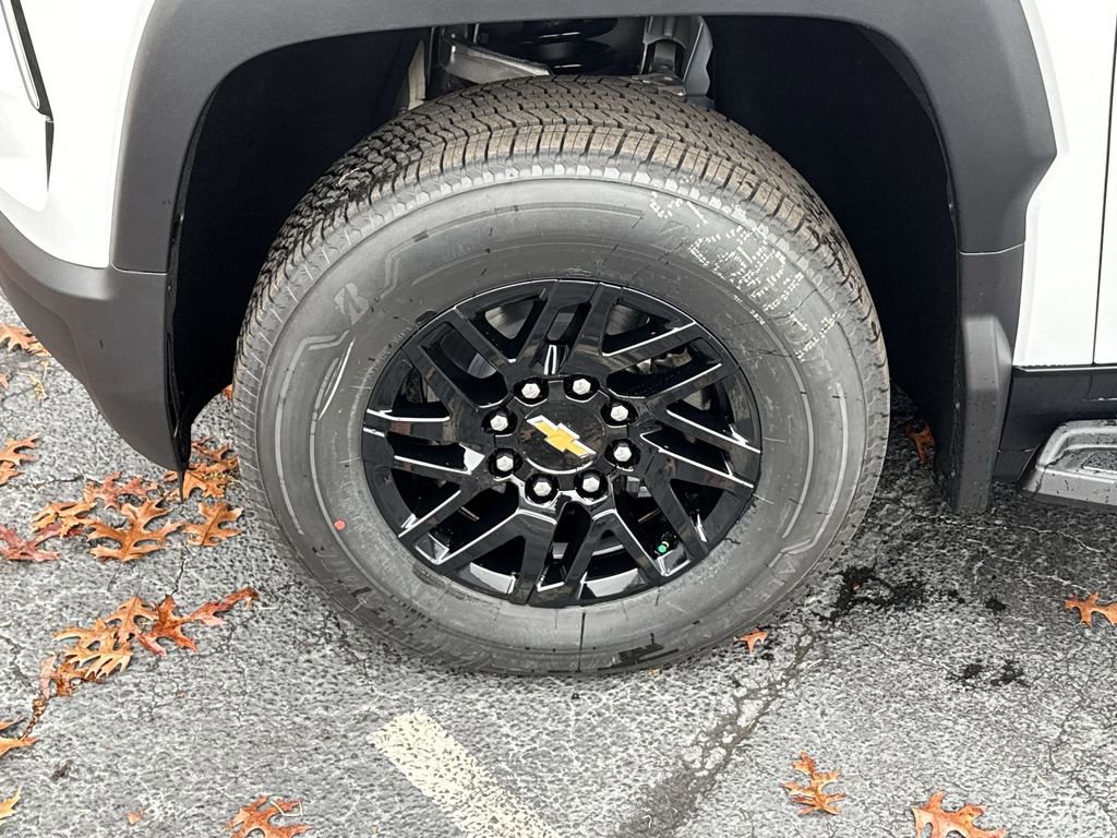 New 2025 Chevrolet Silverado EV LT image 12