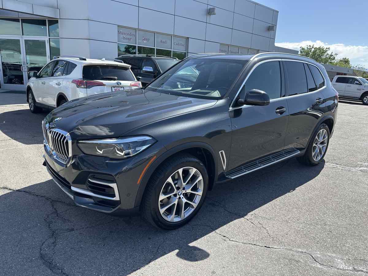 Used 2023 BMW X5 xDrive40i w/ Premium Package image 2