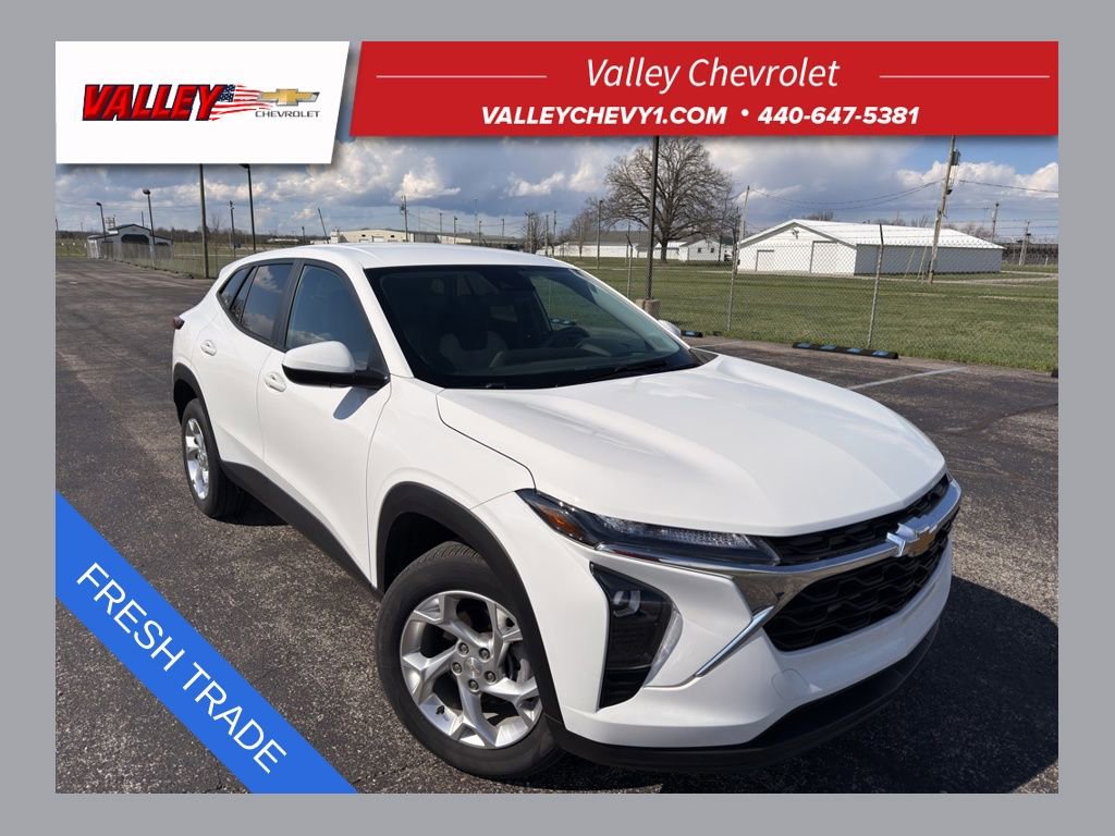 Used 2024 Chevrolet Trax LS w/ LS Convenience Package image 1