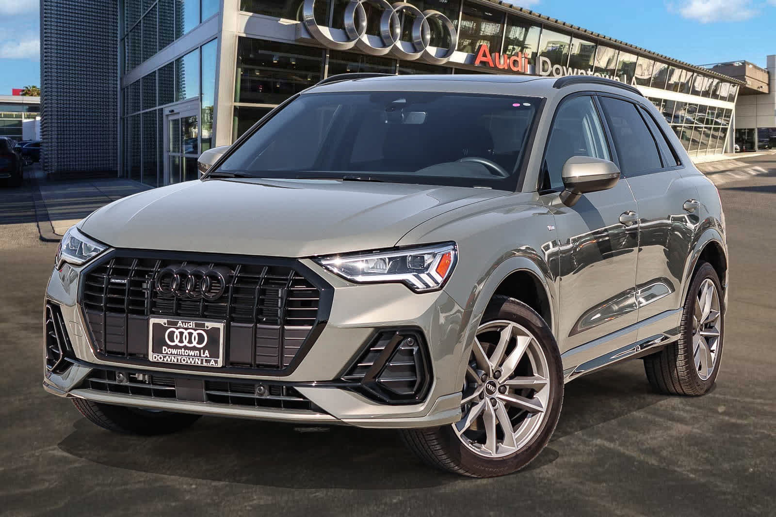 Used 2025 Audi Q3 2.0T Premium w/ Convenience Package