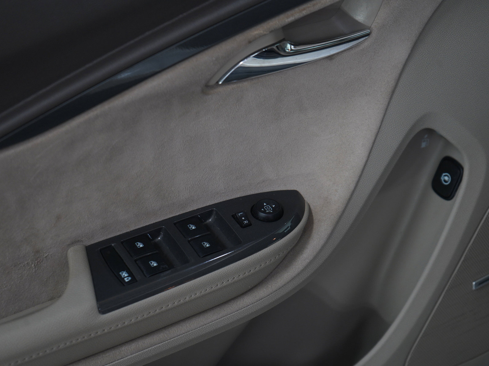 Used 2013 Chevrolet Volt Premium w/ Premium Trim Package FWD image 19