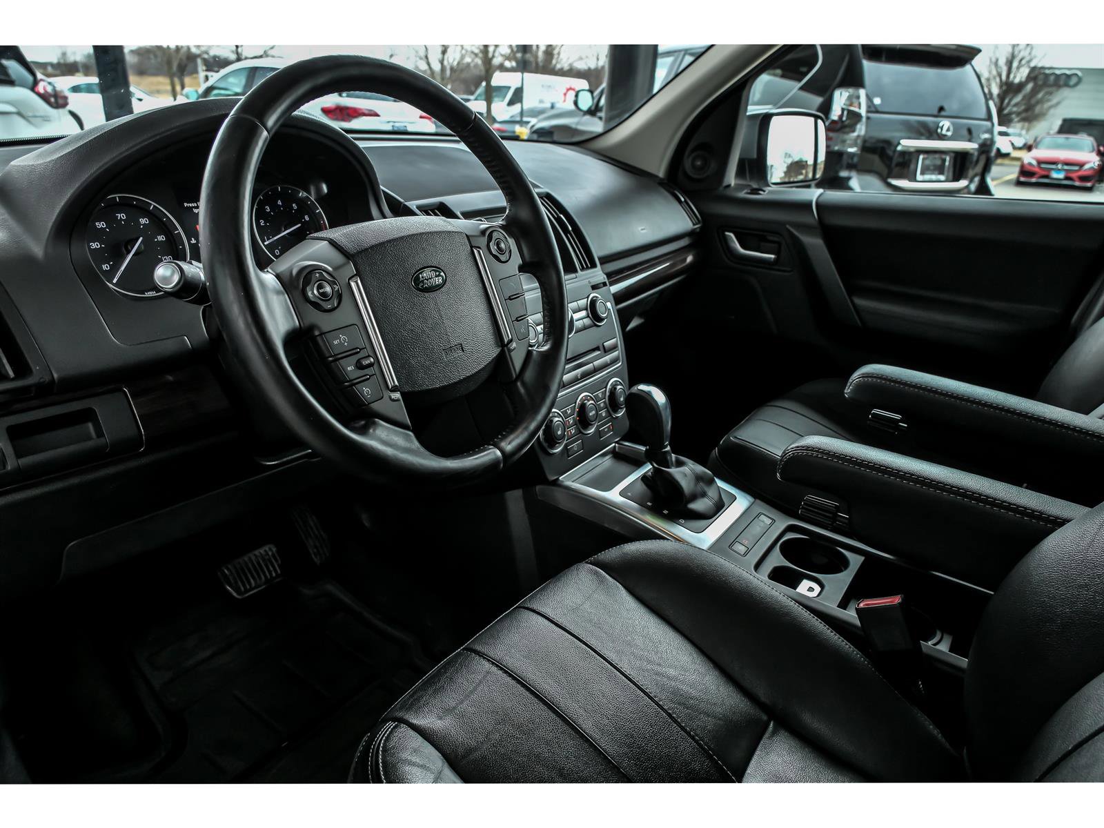 Used 2014 Land Rover LR2 image 10