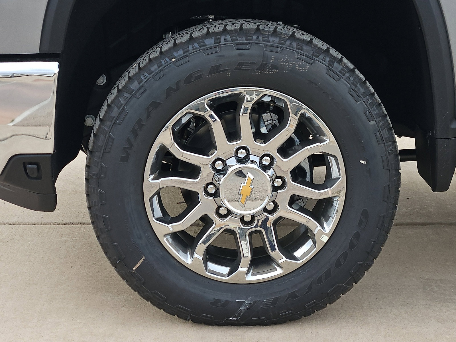 New 2026 Chevrolet Silverado 2500 LTZ w/ LTZ Premium Package AWD/4WD image 9