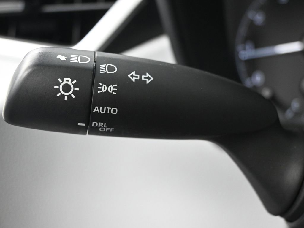 Used 2024 Toyota Corolla SE w/ SE Premium Package FWD image 20