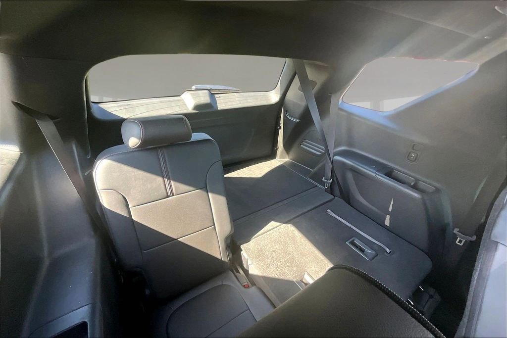 Used 2023 Chevrolet Traverse RS AWD/4WD image 26