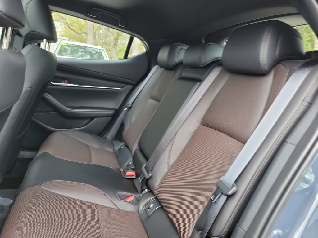 New 2026 MAZDA MAZDA3 Hatchback w/Premium Plus Pkg image 10