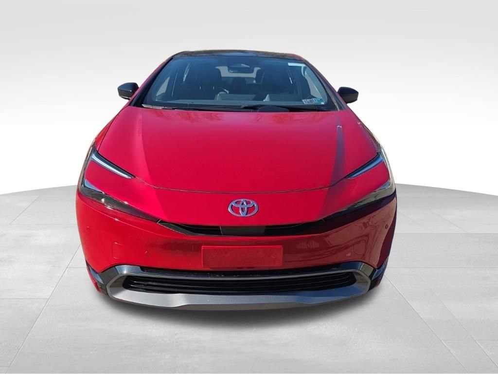 Used 2024 Toyota Prius XLE image 2
