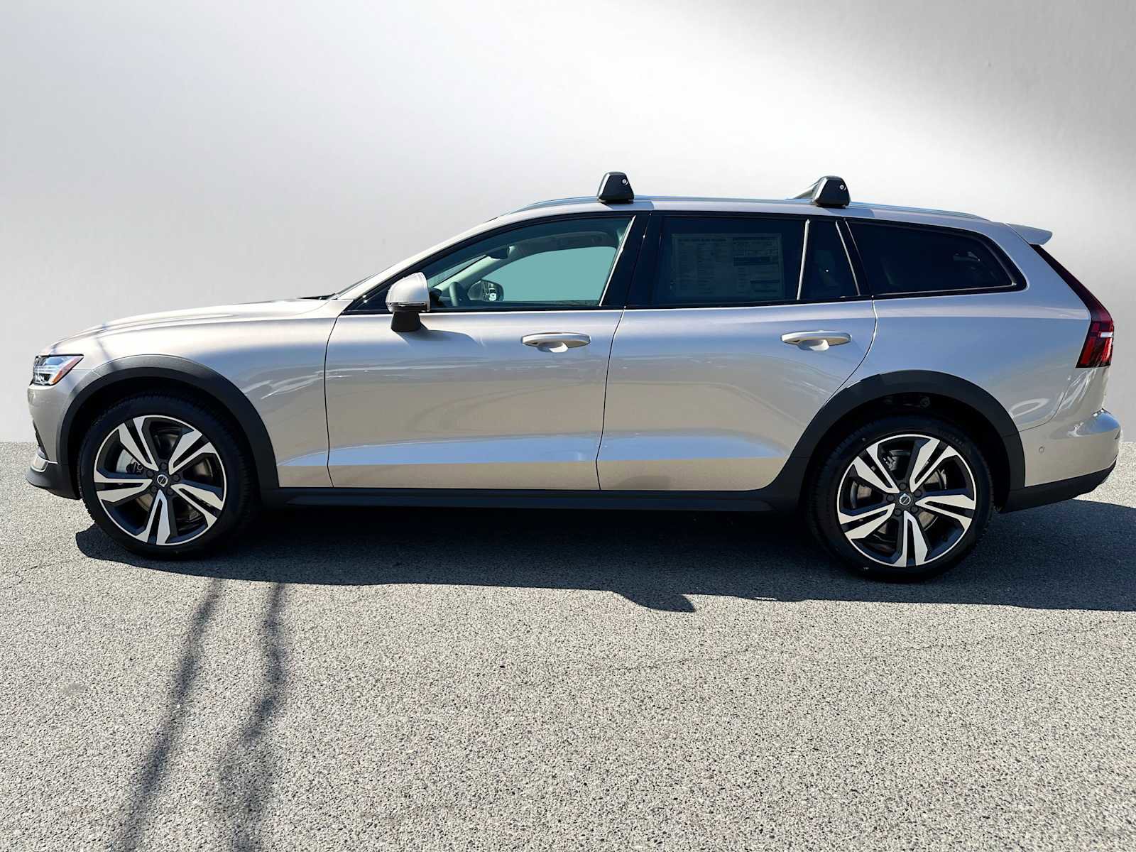 New 2026 Volvo V60 B5 Cross Country Plus w/ Climate Package image 6