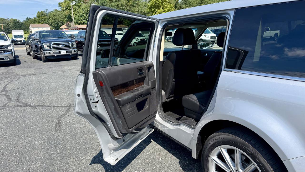 Used 2019 Ford Flex Limited AWD/4WD image 18