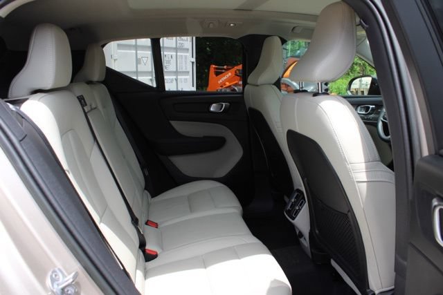 Certified 2023 Volvo XC40 B5 Ultimate w/ Climate Package AWD/4WD image 19