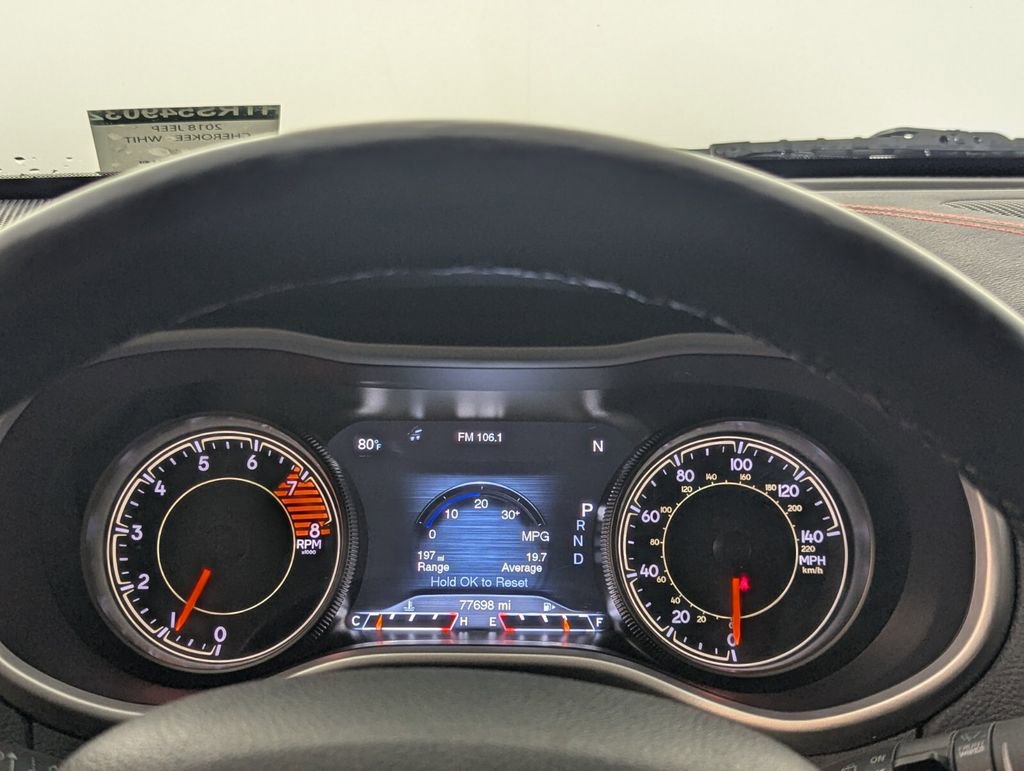 Used 2018 Jeep Cherokee Trailhawk AWD/4WD image 19