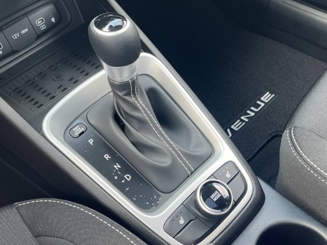 New 2026 Hyundai Venue SEL FWD image 29