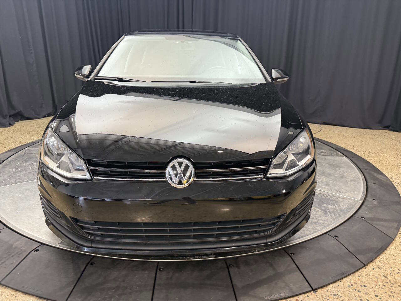 Used 2015 Volkswagen Golf SE image 13