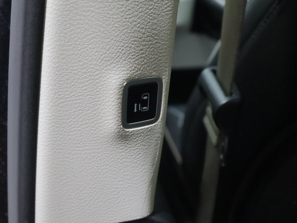 Certified 2024 Chrysler Pacifica Limited FWD image 20